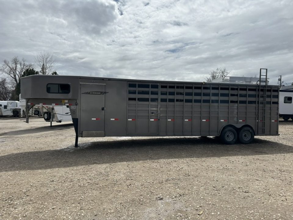 Consignment 2023 Titan 30' Combo