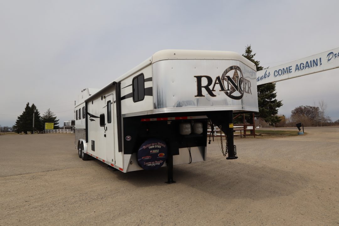 Used 2015 Bison Trailers 3 Horse LQ Slide-out Trailer