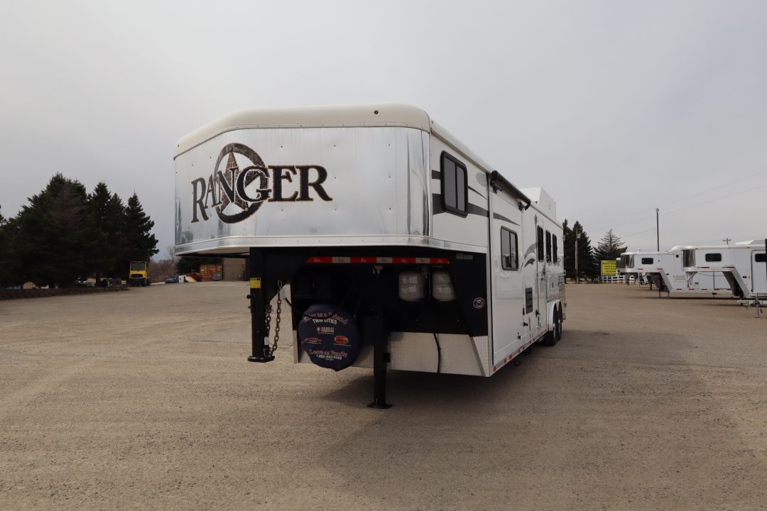 Used 2015 Bison Trailers 3 Horse LQ Slide-out Trailer