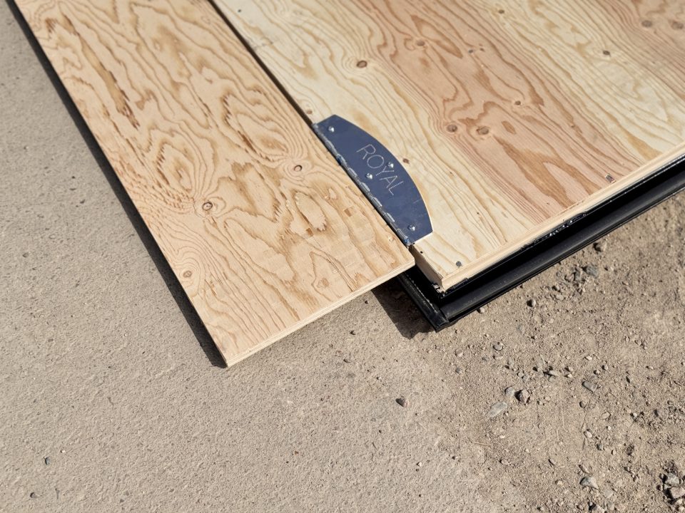 New 2026 Royal Cargo Trailers 8-20 Enclosed Car Hauler(WEIGHT)