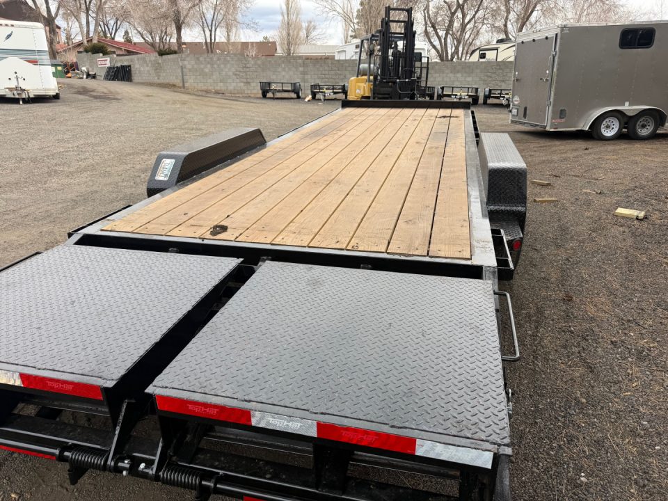 New 2026 Top Hat Trailers 83X20 Equipment Hauler With Jumbo Equipment Trailer