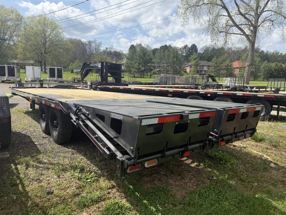 New 2026 Diamond C Trailers DEC 207 24X102 Equipment Trailer