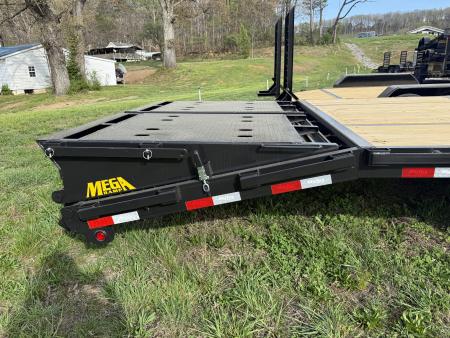 New 2026 Big Tex Trailers 22GN-35+5 MEGA Equipment Trailer