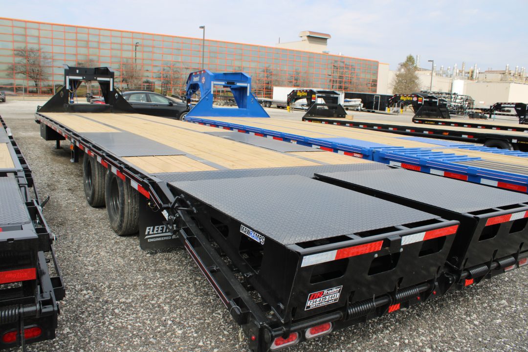 New 2026 Diamond C Trailers 32' MR 25.9K GVWR DO STOCK ID 52781 Deckover Trailer
