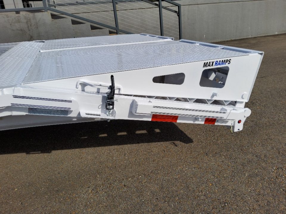 New 2026 Diamond C Trailers FMAX207MR/XDR Flatbed Trailer