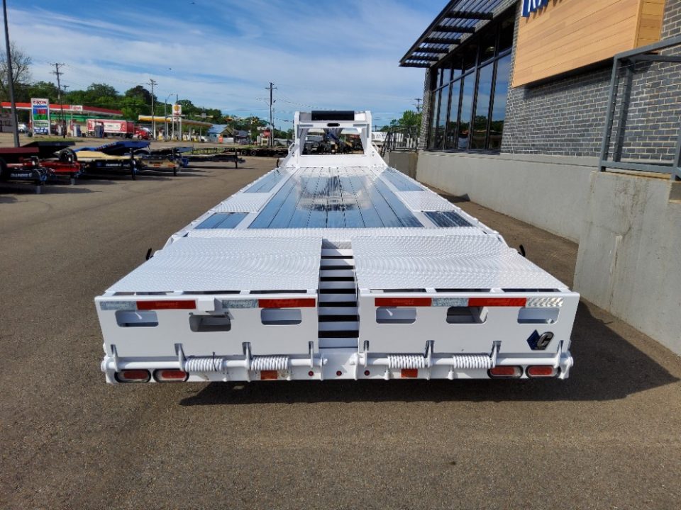New 2026 Diamond C Trailers FMAX207MR/XDR Flatbed Trailer