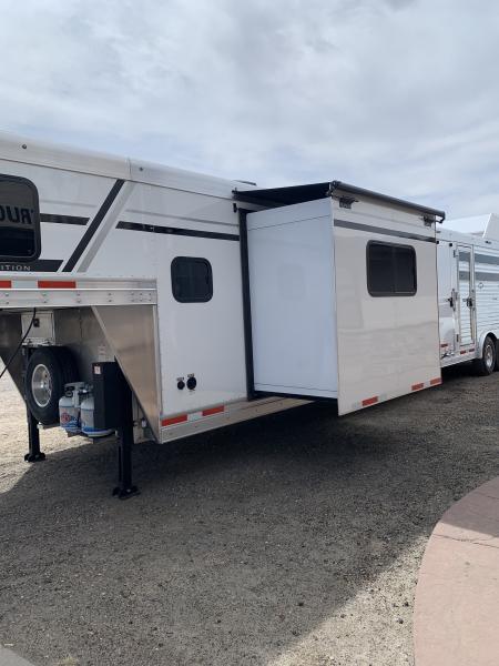New 2026 SMC 8414SSRHT Horse Trailer
