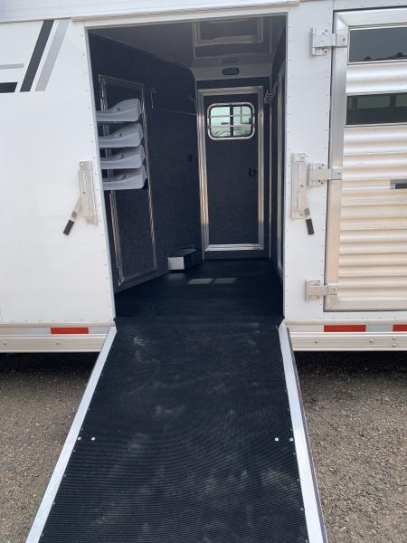 New 2026 SMC 8414SSRHT Horse Trailer