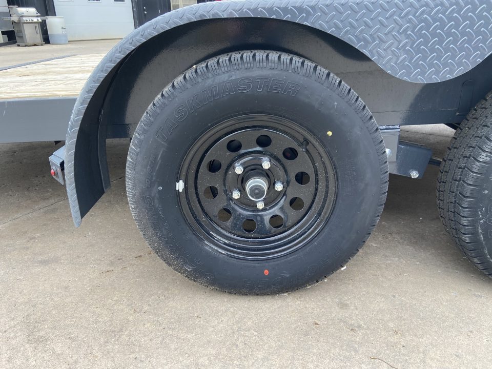 New Lamar Trailers 83"X20' Car Hauler