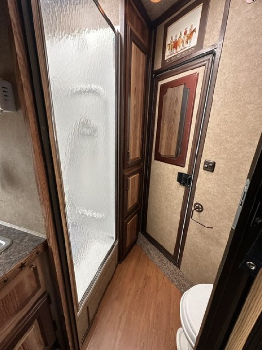 Consignment 2012 Trails West Sierra 2 Horse 8x13 Living Quarter