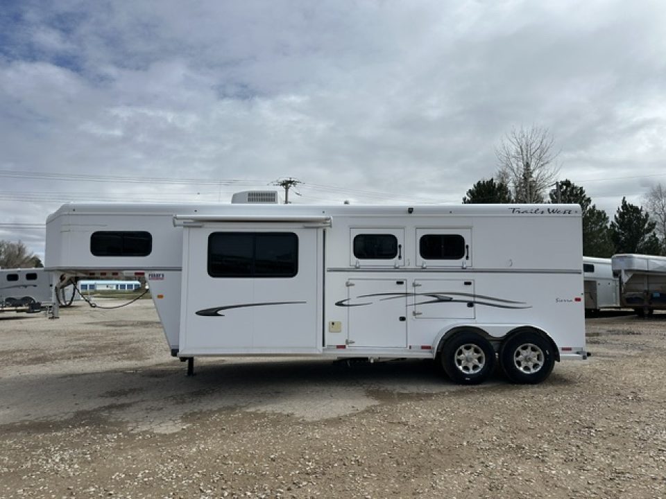 Consignment 2012 Trails West Sierra 2 Horse 8x13 Living Quarter