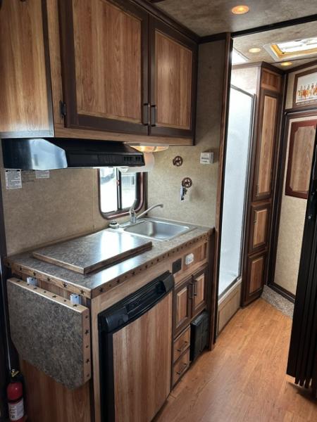 Consignment 2012 Trails West Sierra 2 Horse 8x13 Living Quarter