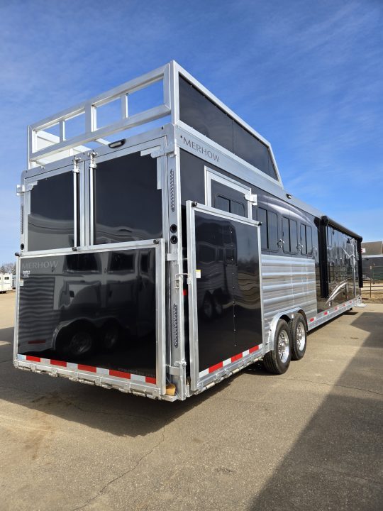 New 2026 Merhow Stampede 4H sideload w/ Bunk beds