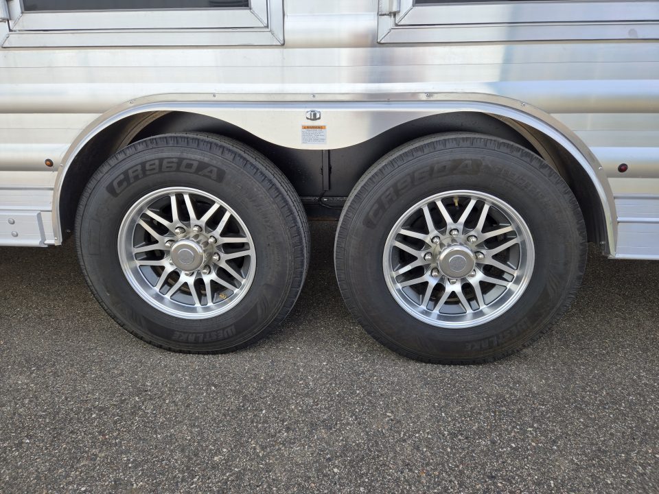 New 2026 Merhow Stampede 4H sideload w/ Bunk beds