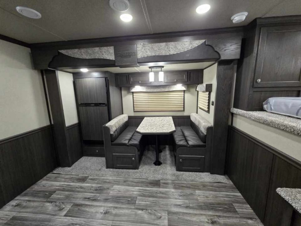 New 2026 Merhow Stampede 4H sideload w/ Bunk beds