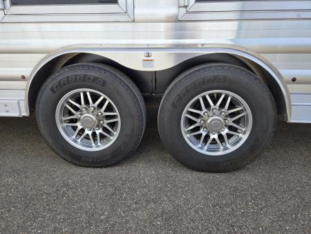 New 2026 Merhow Stampede 4H sideload w/ Bunk beds
