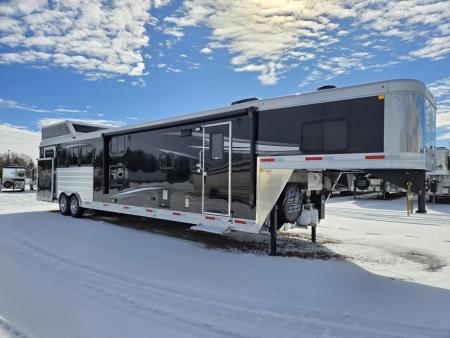 New 2026 Merhow Stampede 4H sideload w/ Bunk beds