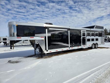 New 2026 Merhow Stampede 4H sideload w/ Bunk beds