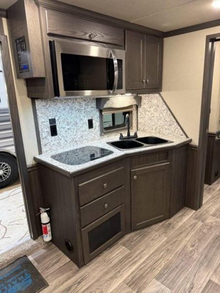 New 2026 Merhow Stampede 4H sideload w/ Bunk beds