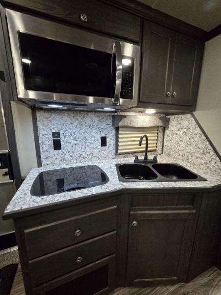 New 2026 Merhow Stampede 4H sideload w/ Bunk beds