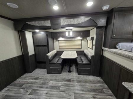 New 2026 Merhow Stampede 4H sideload w/ Bunk beds