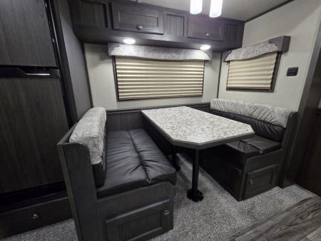 New 2026 Merhow Stampede 4H sideload w/ Bunk beds