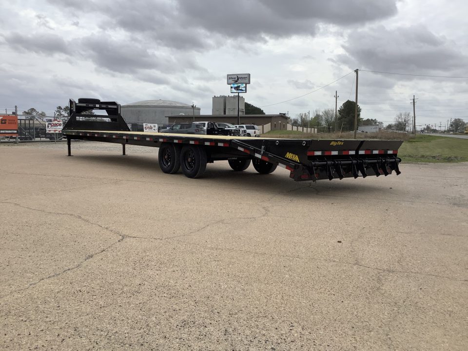 New 2026 Big Tex Trailers 16GN 30+5 (17.5K) Gooseneck Equipment Flatbed Trailer