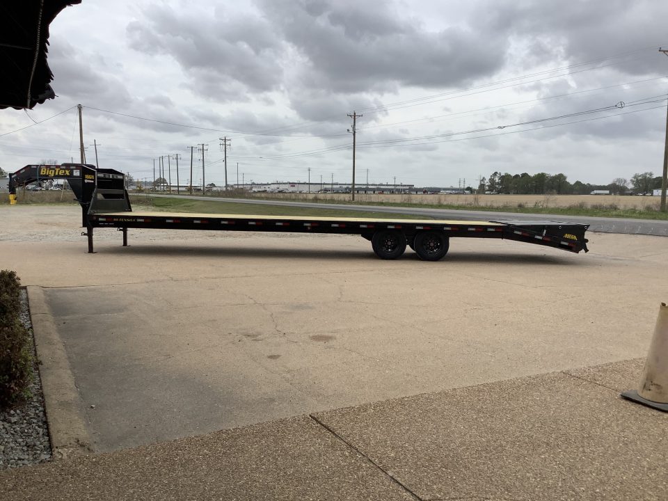 New 2026 Big Tex Trailers 16GN 30+5 (17.5K) Gooseneck Equipment Flatbed Trailer