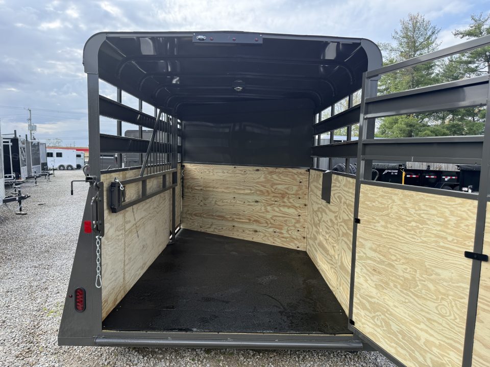New 2026 Valley Trailers 2810 2 HORSE SLANT LOAD DELUXE 7' TALL