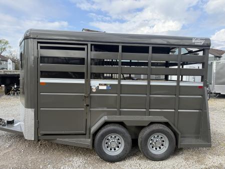 New 2026 Valley Trailers 2810 2 HORSE SLANT LOAD DELUXE 7' TALL
