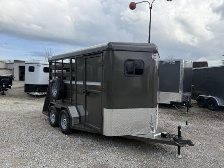 New 2026 Valley Trailers 2810 2 HORSE SLANT LOAD DELUXE 7' TALL