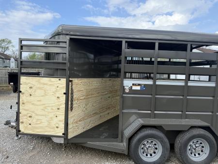 New 2026 Valley Trailers 2810 2 HORSE SLANT LOAD DELUXE 7' TALL