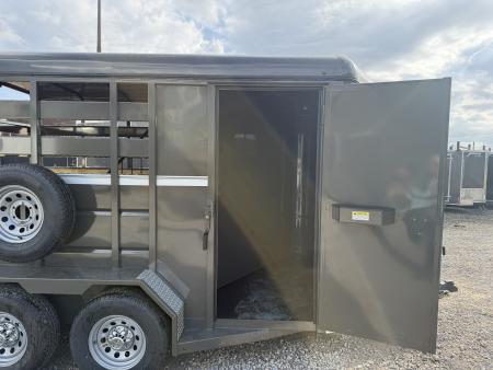 New 2026 Valley Trailers 2810 2 HORSE SLANT LOAD DELUXE 7' TALL