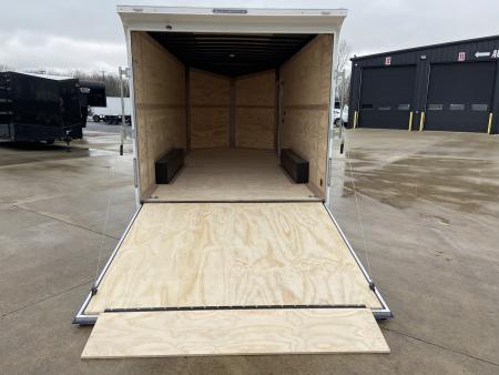 New United UJ-8.5X18 Enclosed Trailer