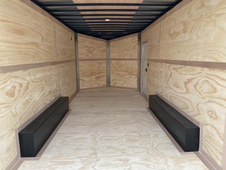 New United UJ-8.5X18 Enclosed Trailer