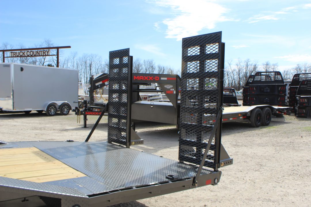New 2026 MAXXD H9X 102" x 24' gooseneck Equipment Trailer