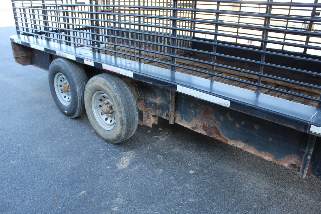 Used 2014 Gooseneck Trailer MFG PIPESIDE Stock / Stock Combo Trailer