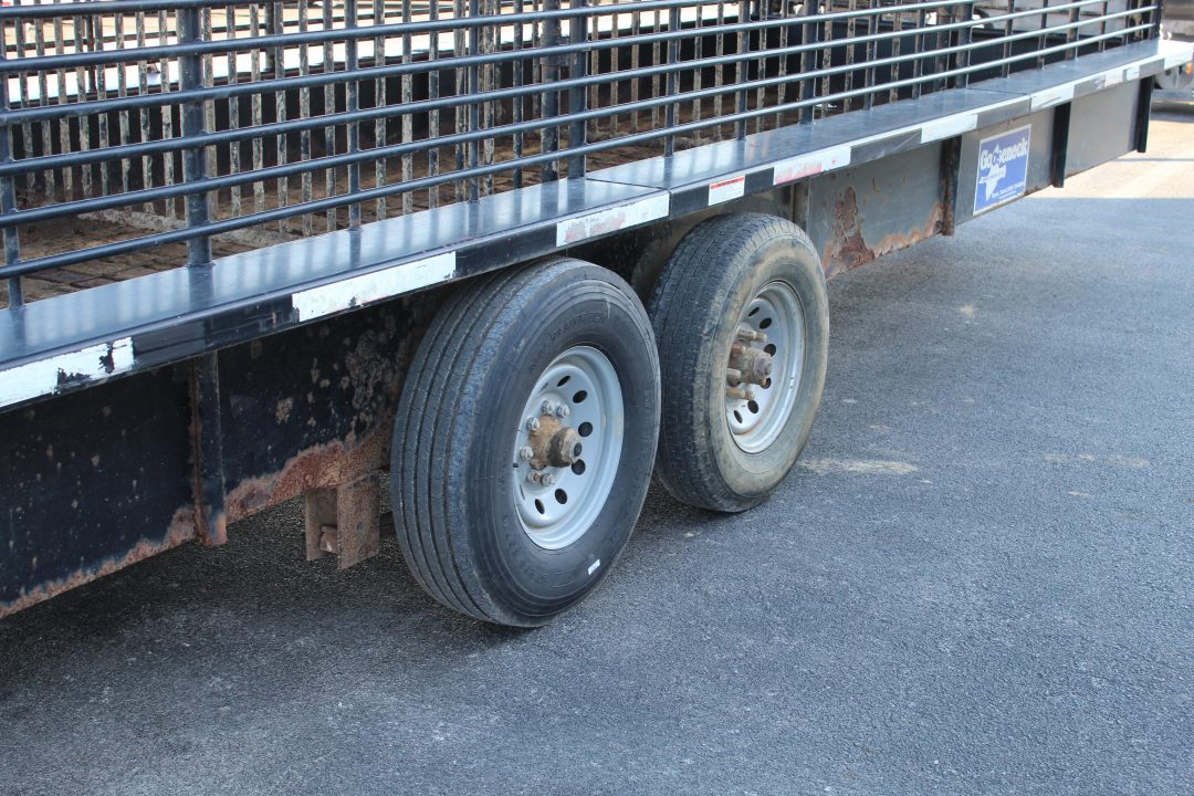 Used 2014 Gooseneck Trailer MFG PIPESIDE Stock / Stock Combo Trailer