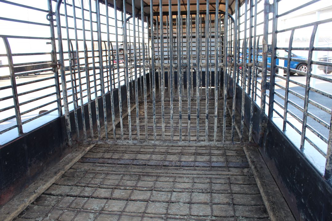 Used 2014 Gooseneck Trailer MFG PIPESIDE Stock / Stock Combo Trailer