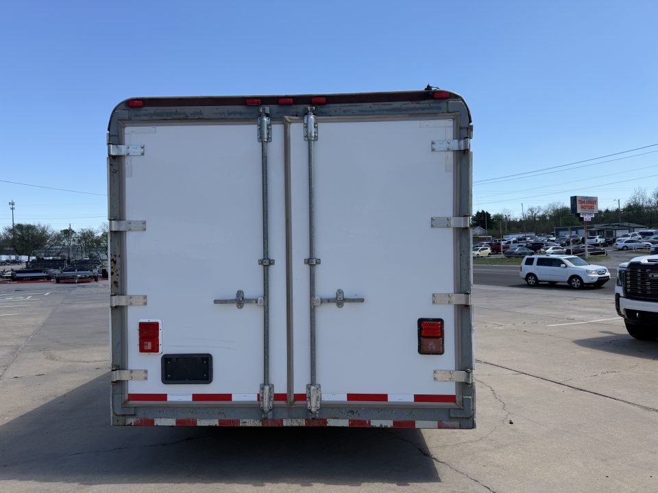 Used #034933 USED 2013 CARGO CRAFT TA5 8.5 X 26 TANDEM AXLE 14K GOOSENECK ENCLOSED TRAILER