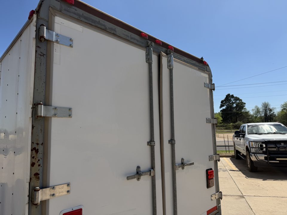 Used #034933 USED 2013 CARGO CRAFT TA5 8.5 X 26 TANDEM AXLE 14K GOOSENECK ENCLOSED TRAILER