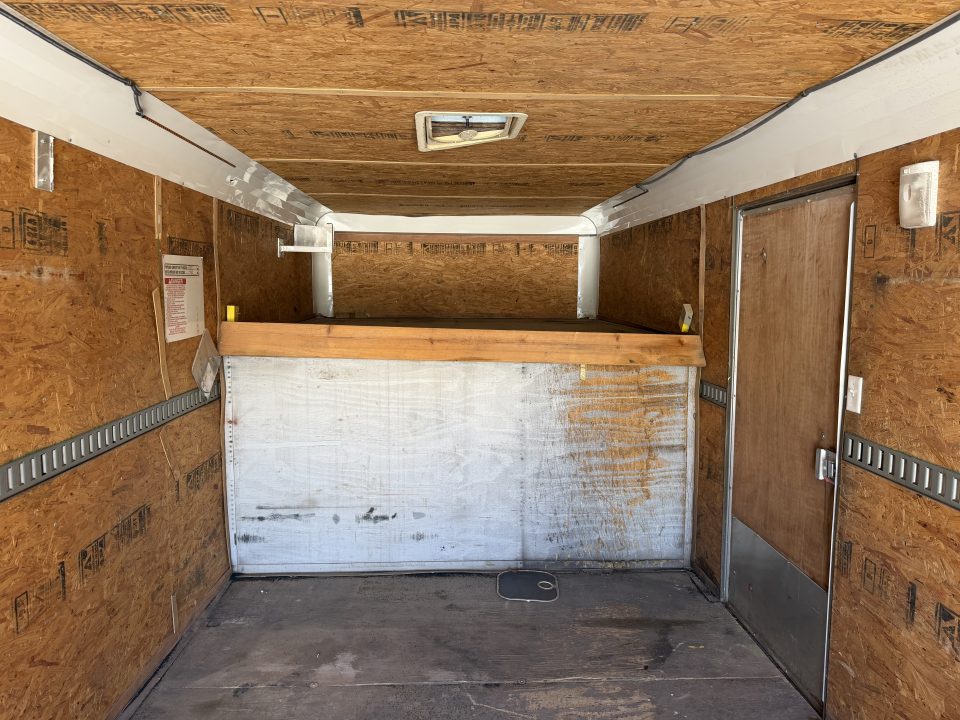 Used #034933 USED 2013 CARGO CRAFT TA5 8.5 X 26 TANDEM AXLE 14K GOOSENECK ENCLOSED TRAILER
