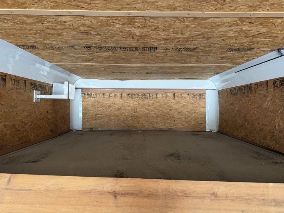 Used #034933 USED 2013 CARGO CRAFT TA5 8.5 X 26 TANDEM AXLE 14K GOOSENECK ENCLOSED TRAILER