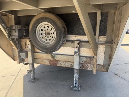Used #034933 USED 2013 CARGO CRAFT TA5 8.5 X 26 TANDEM AXLE 14K GOOSENECK ENCLOSED TRAILER