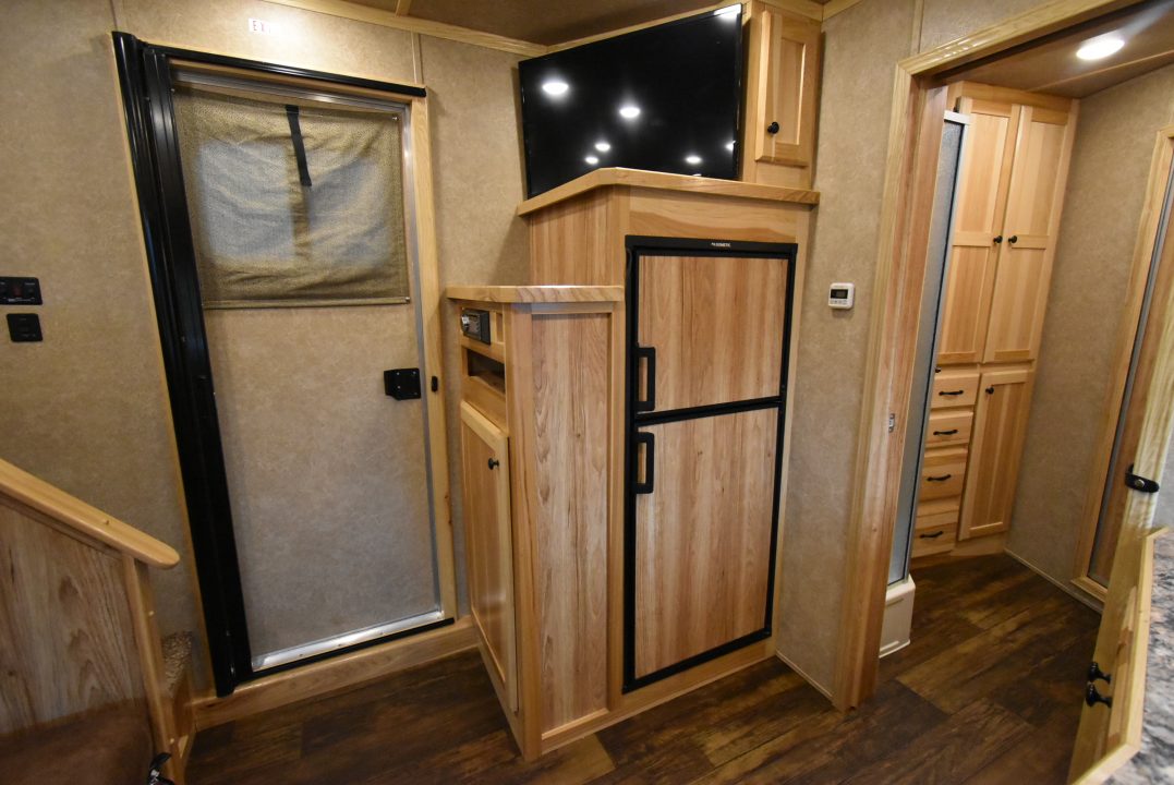 Used 2022 Lakota 8311 Charger Horse Trailer