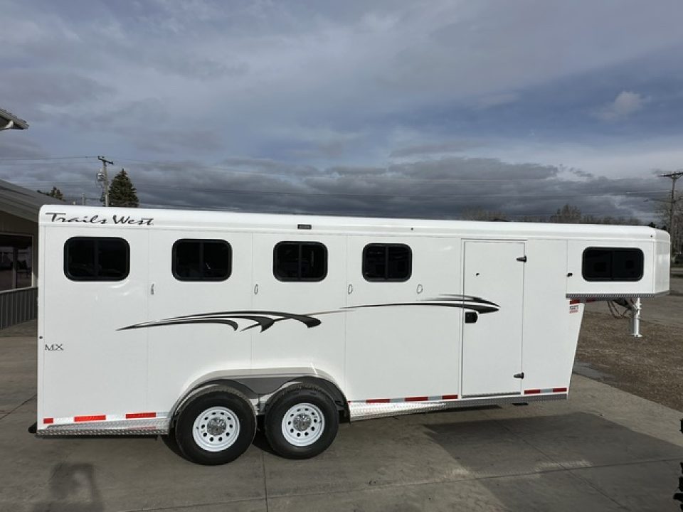 New 2027 Trails West Adventure 4 Horse