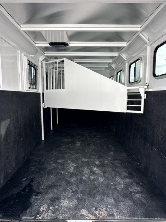 New 2027 Trails West Adventure 4 Horse