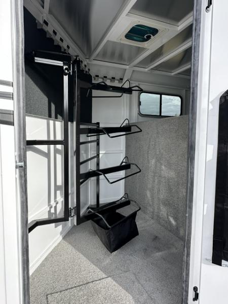 New 2027 Trails West Adventure 4 Horse