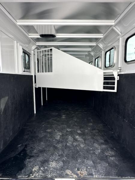 New 2027 Trails West Adventure 4 Horse