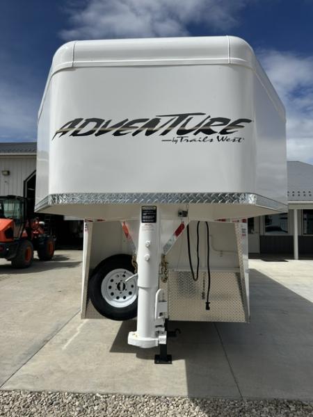 New 2027 Trails West Adventure 4 Horse